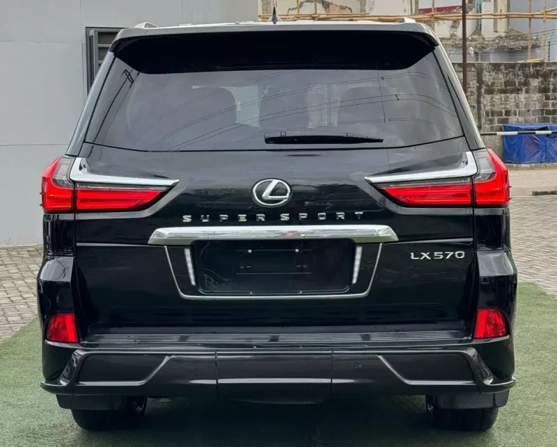 Lexus LX 570   - 2016