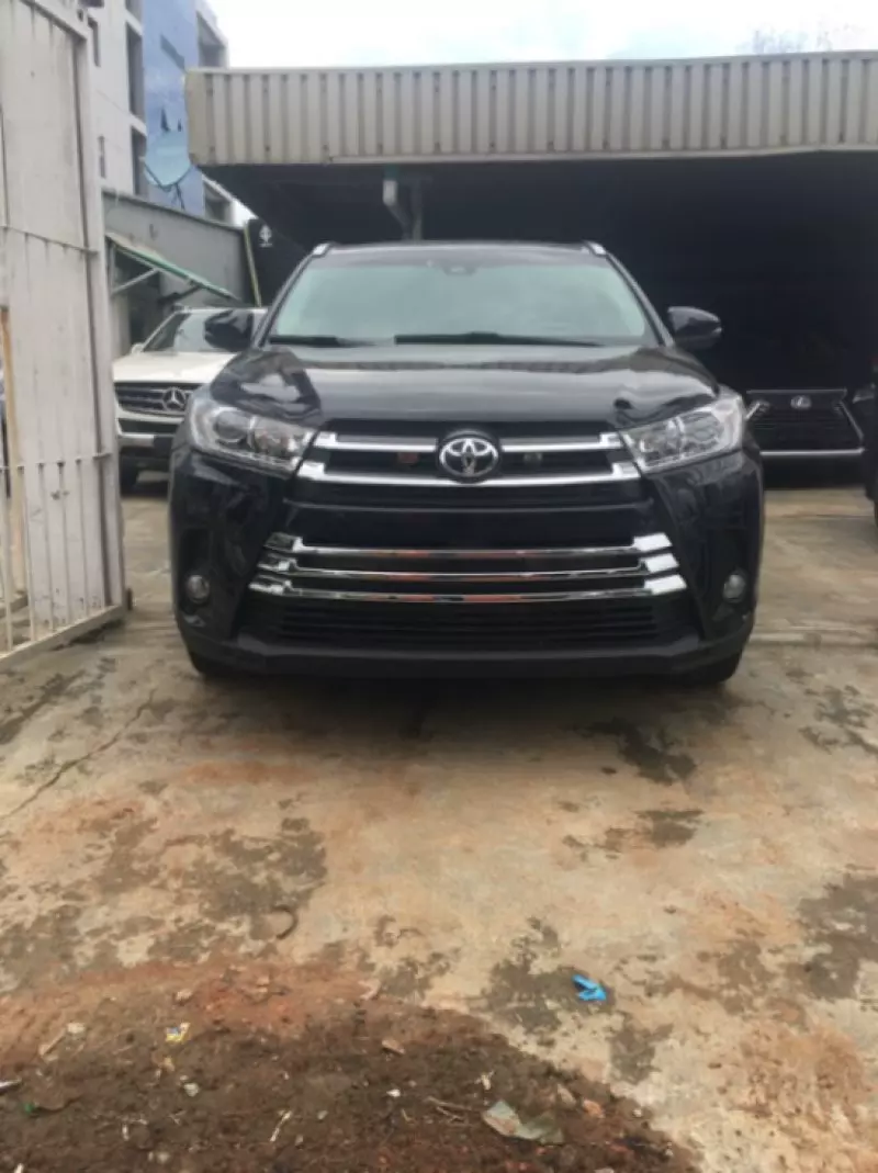 Toyota Highlander   - 2017