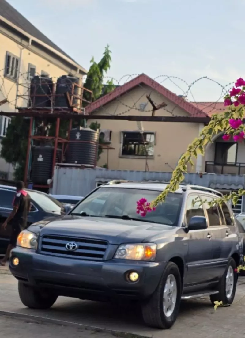 Toyota Highlander   - 2005