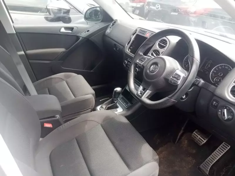 Volkswagen Tiguan   - 2010