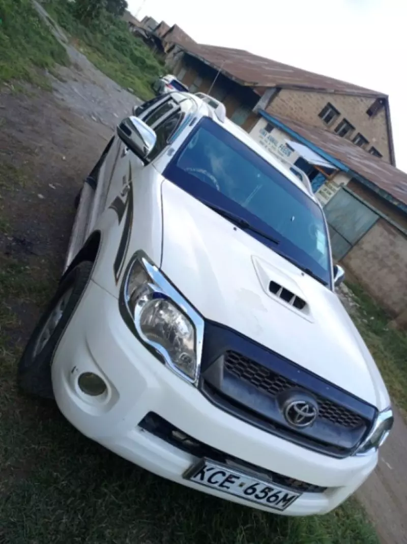 Toyota Hilux   - 2008