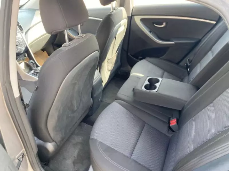 Hyundai Elantra   - 2013