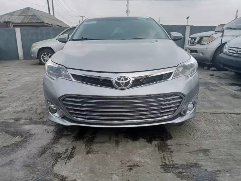 Toyota Avalon   - 2015