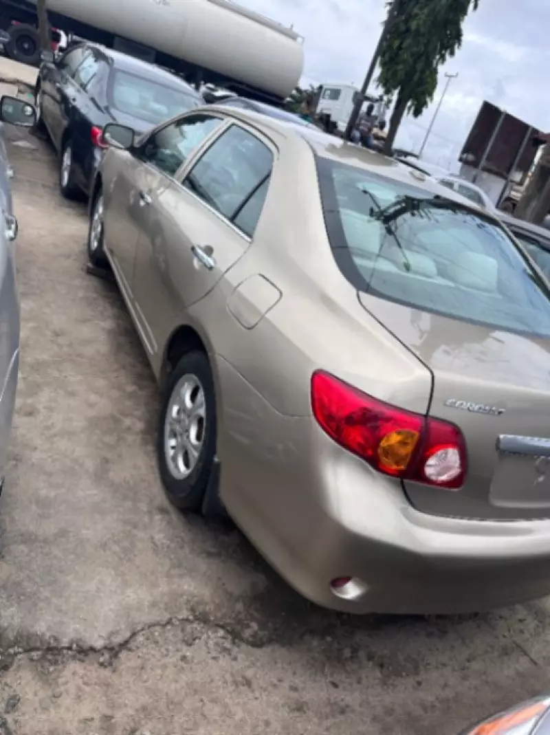 Toyota Corolla   - 2013
