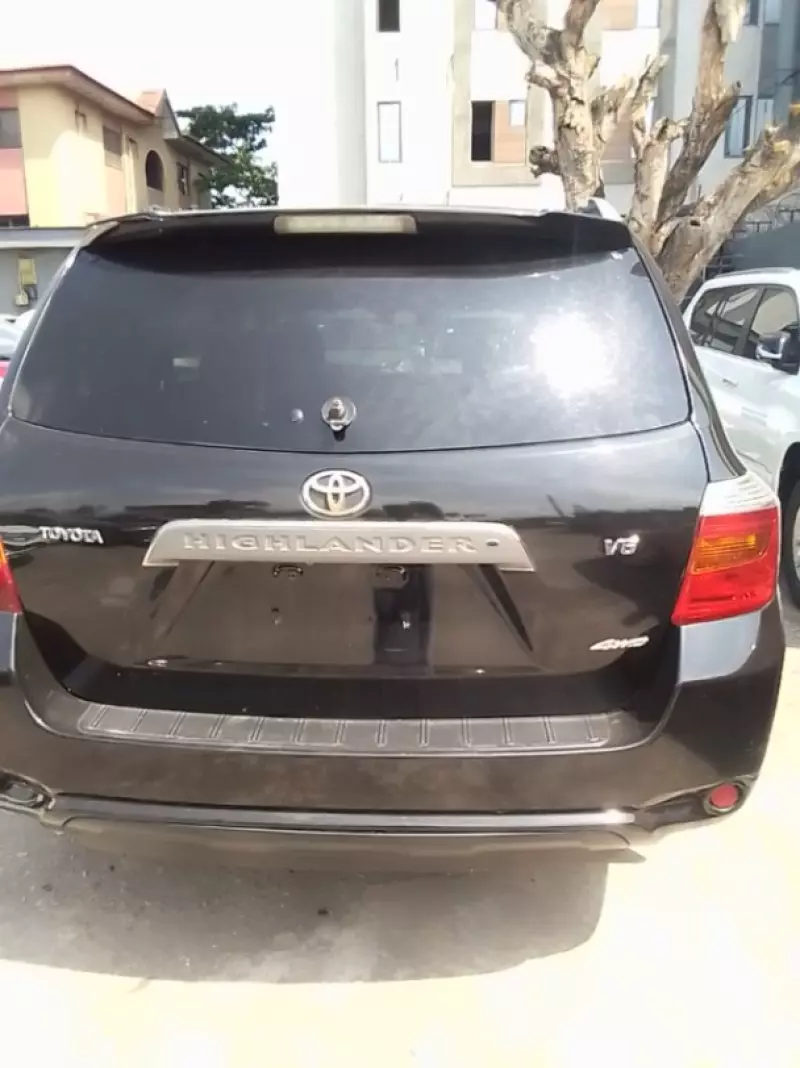 Toyota Highlander   - 2009