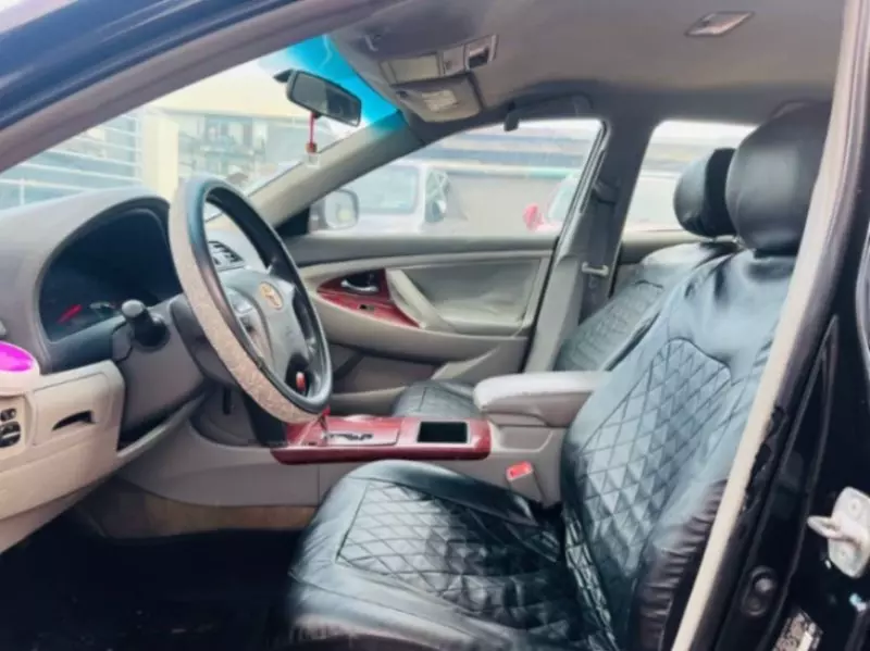 Toyota Camry   - 2009