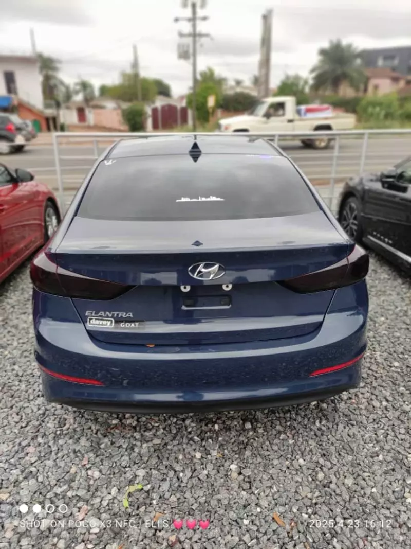 Hyundai Elantra   - 2017