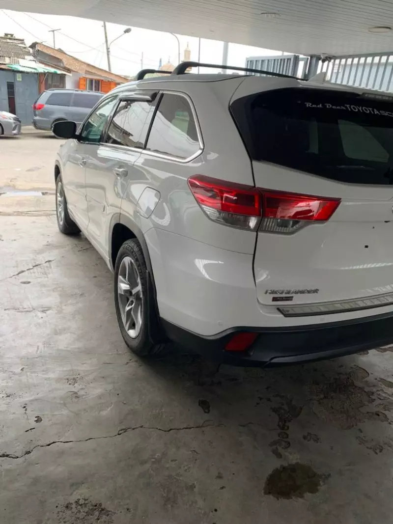 Toyota Highlander   - 2015