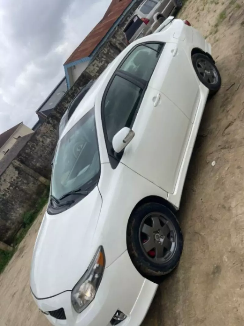 Toyota corolla   - 2009