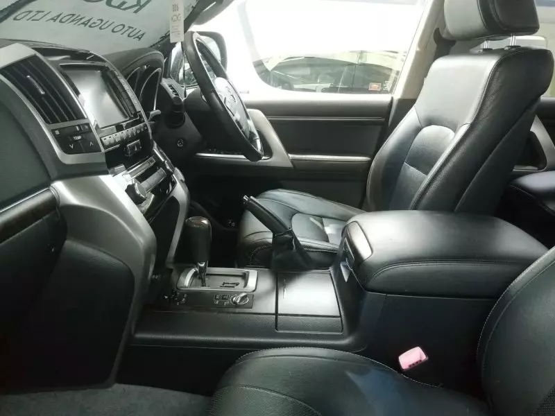 Toyota Landcruiser  V8   - 2014