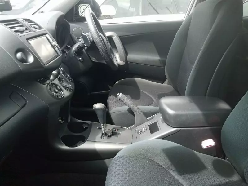 Toyota Vanguard    - 2011