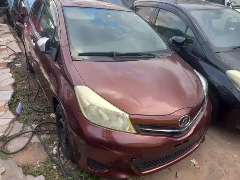 Toyota Vitz   - 2015