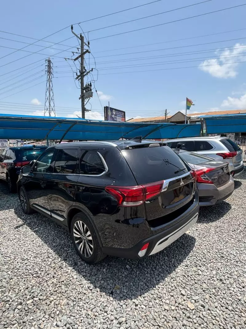 Mitsubishi OUTLANDER FORT   - 2019