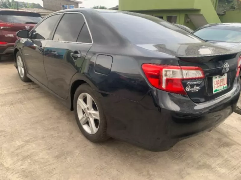 Toyota Camry   - 2014