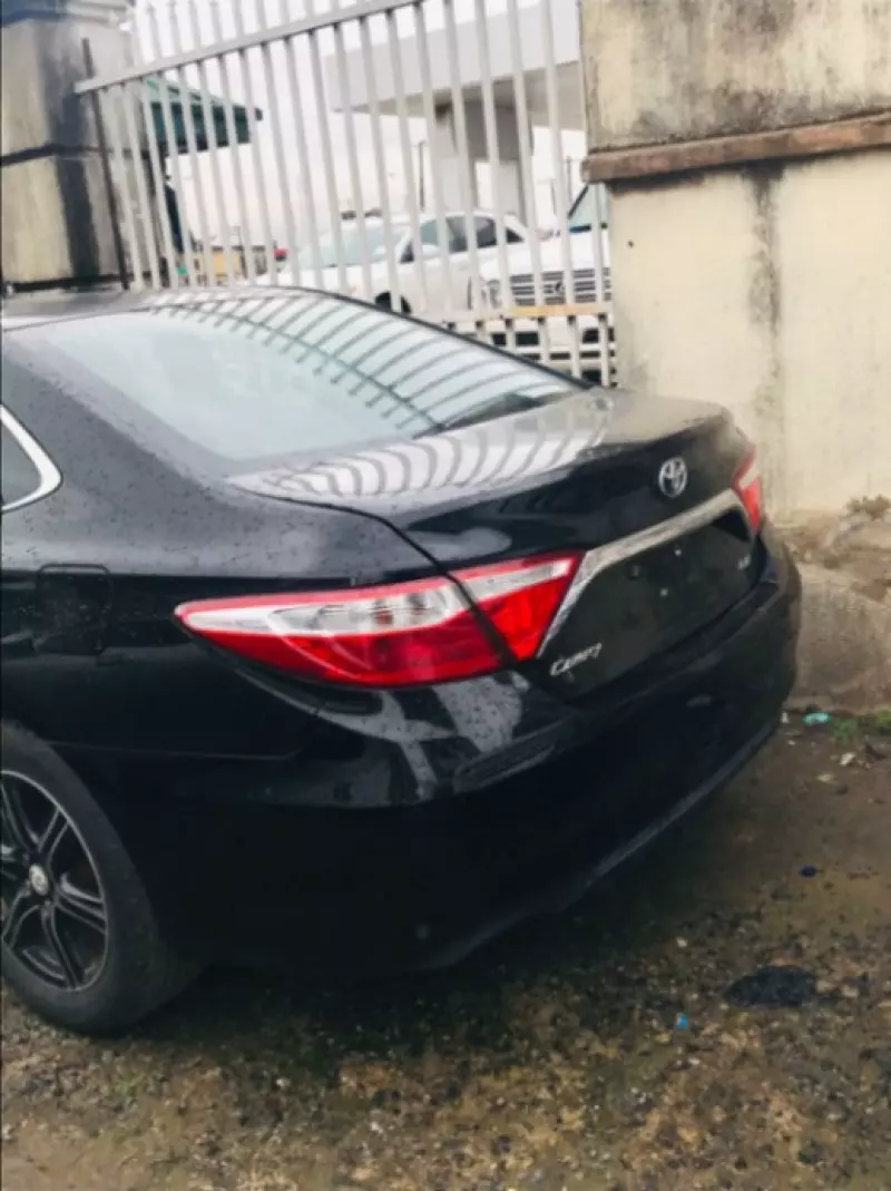 Toyota Camry   - 2016