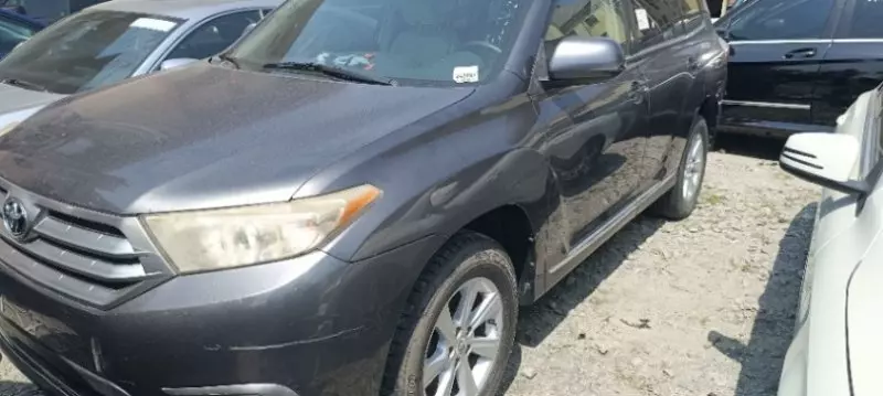 Toyota Highlander   - 2011
