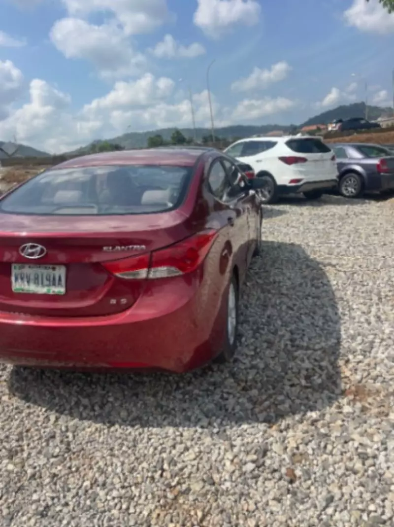Hyundai ELANTRA 1,6L BVA GLS New   - 2013