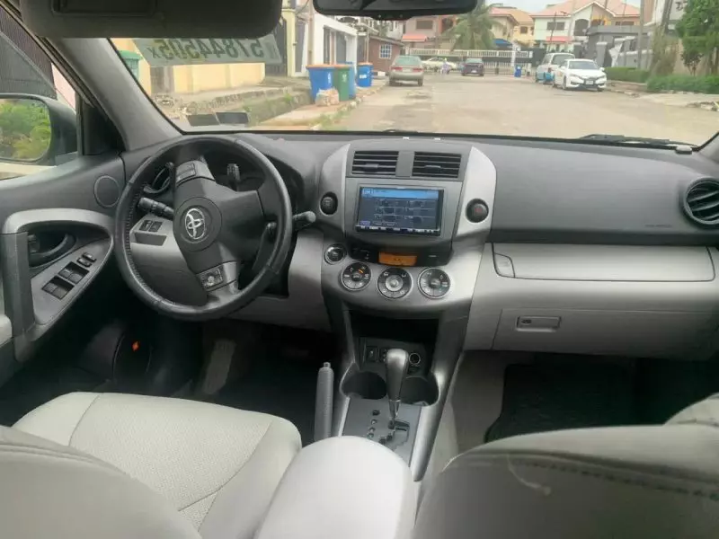 Toyota RAV 4   - 2009