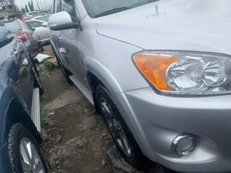 Toyota RAV 4   - 2010
