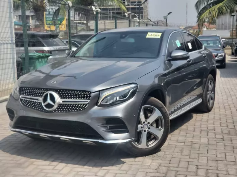 Mercedes-Benz GLC 300   - 2017