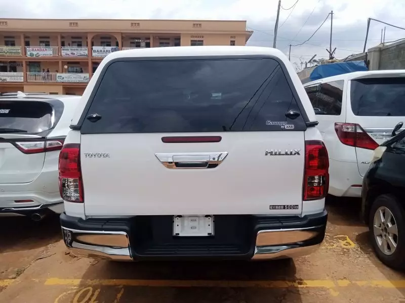 Toyota Hilux   - 2018