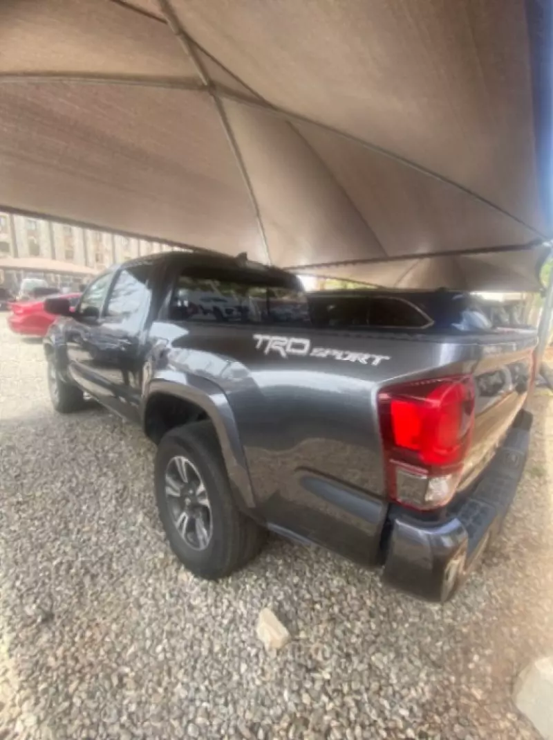 Toyota Tacoma   - 2018