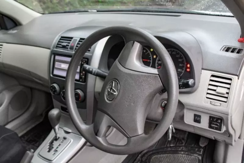 Toyota Axio    - 2012