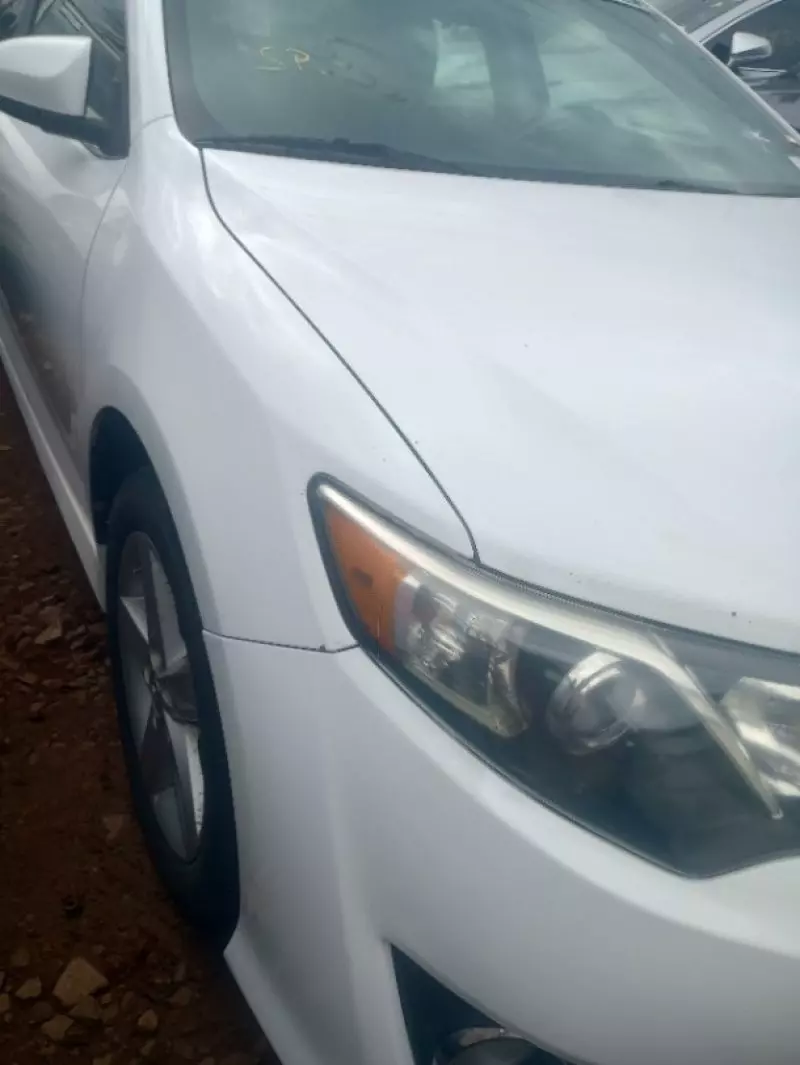 Toyota Camry   - 2014