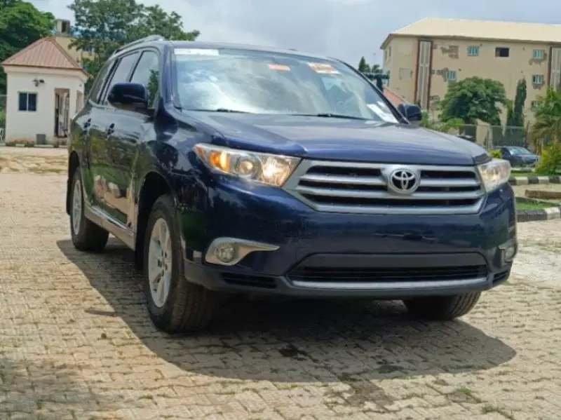 Toyota Highlander   - 2012