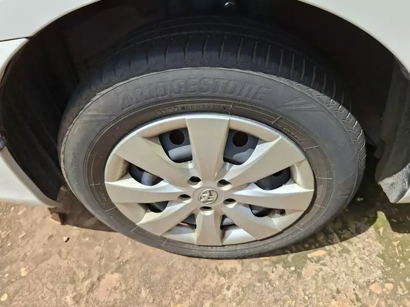 Toyota Premio    - 2011