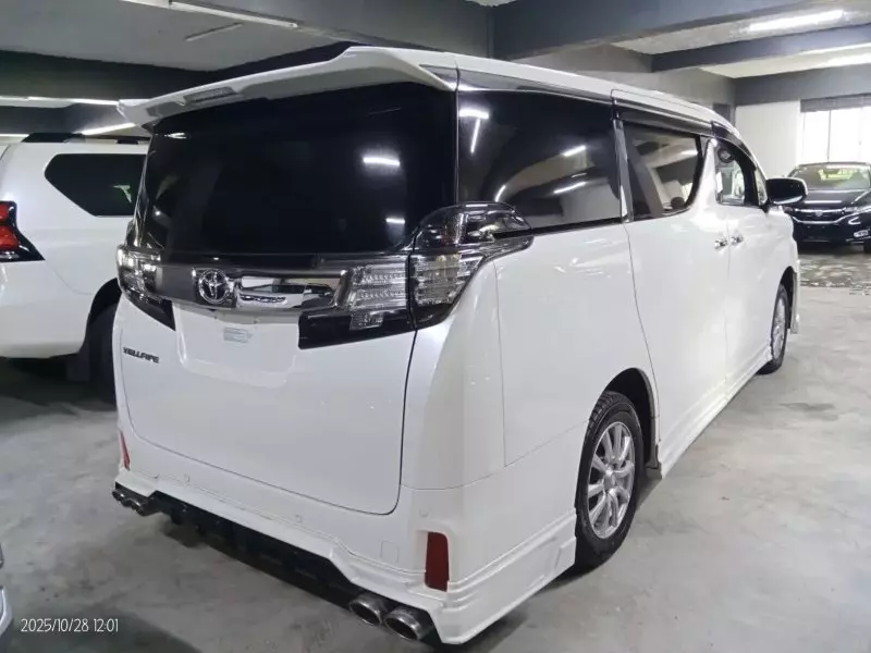 Toyota Vellfire    - 2017