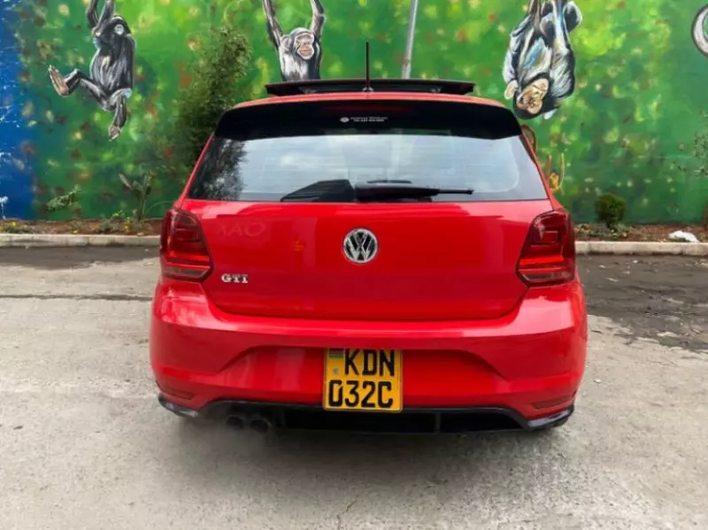 VOLKSWAGEN polo sedadan trend  ba ess   - 2016
