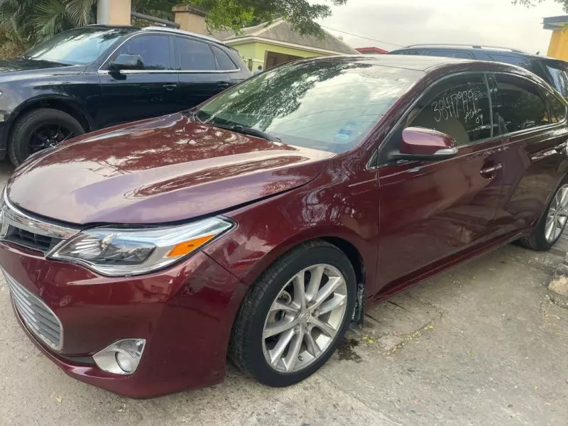 Toyota Avalon   - 2014