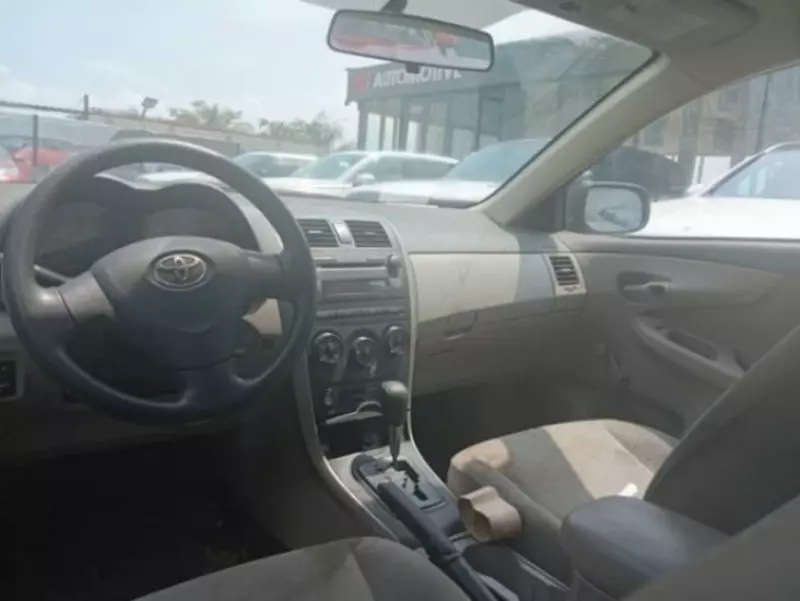 Toyota Corolla   - 2012