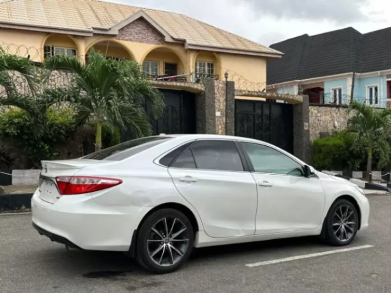Toyota Camry   - 2015