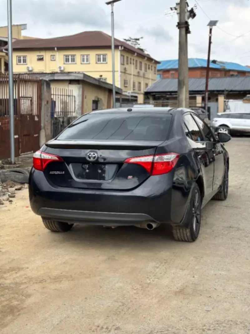 Toyota Corolla   - 2013