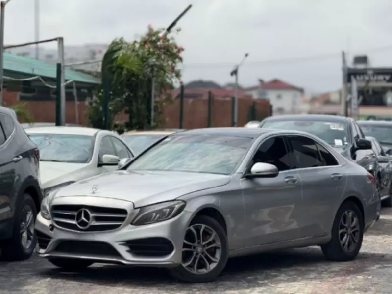 Mercedes-Benz C 300   - 2016