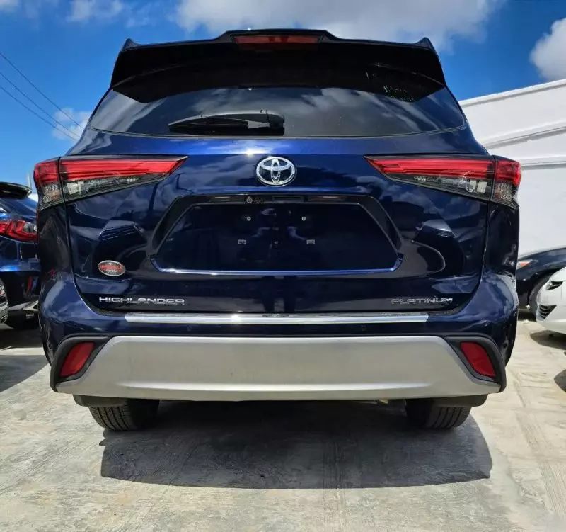 Toyota Highlander   - 2021
