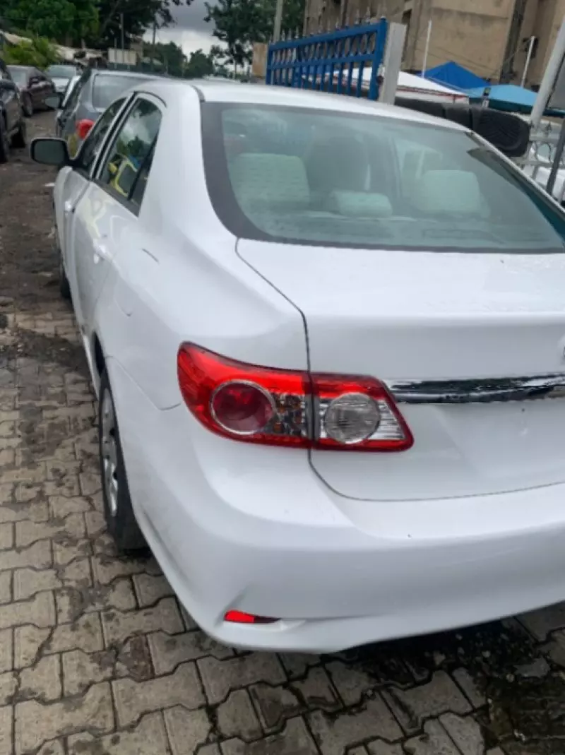 Toyota corolla   - 2012