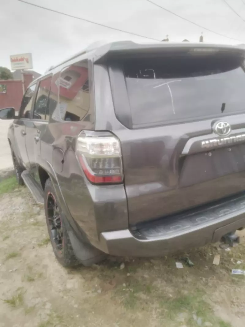 Toyota 4-Runner   - 2017