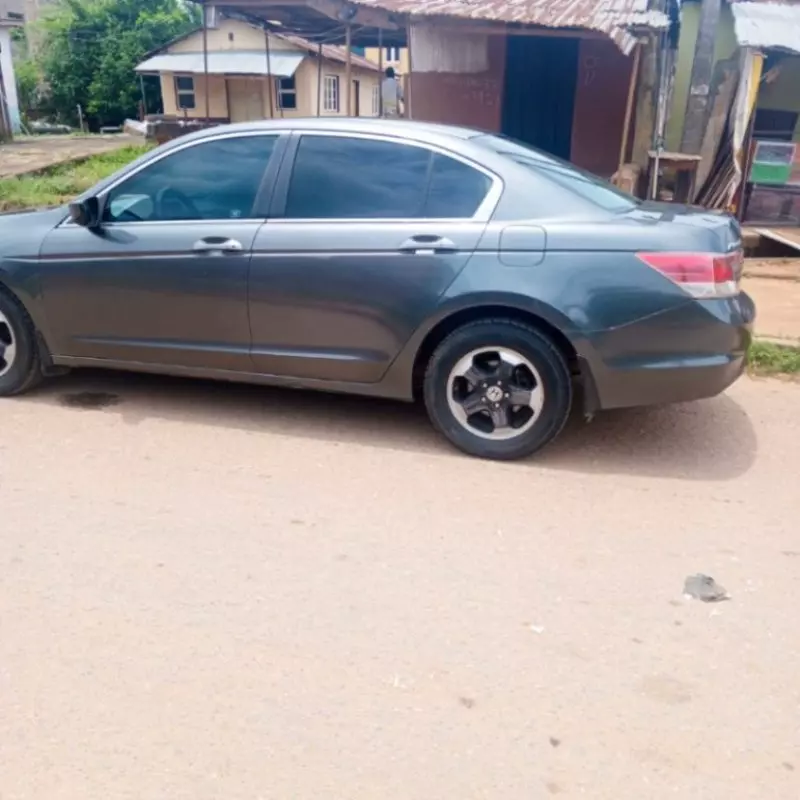Honda Accord   - 2011