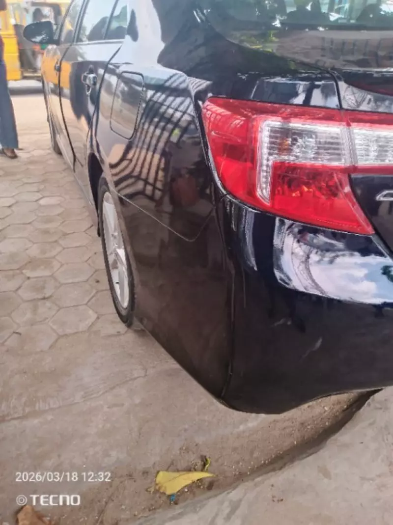 Toyota Camry   - 2013