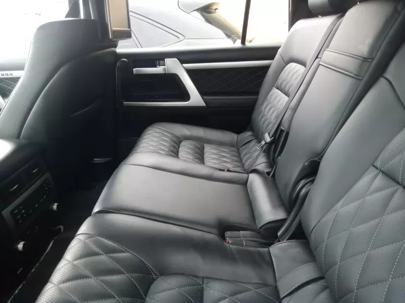 Toyota Landcruiser  V8   - 2019
