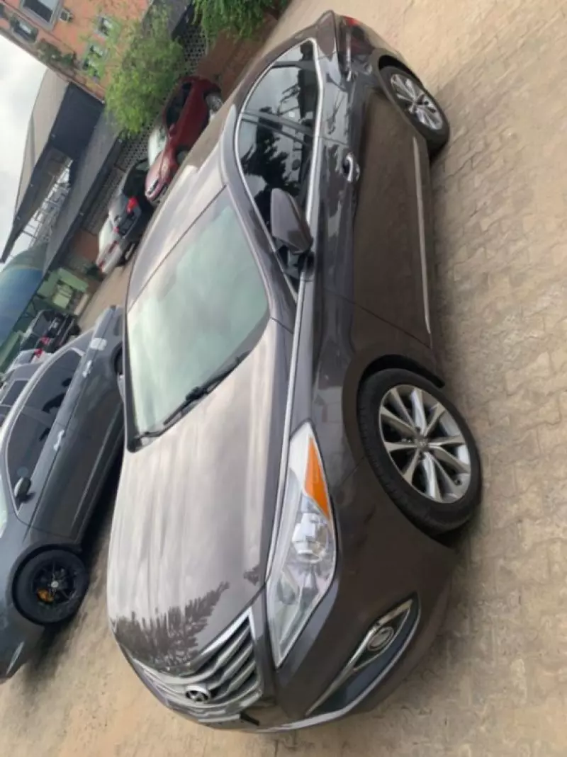 Hyundai Azera   - 2015