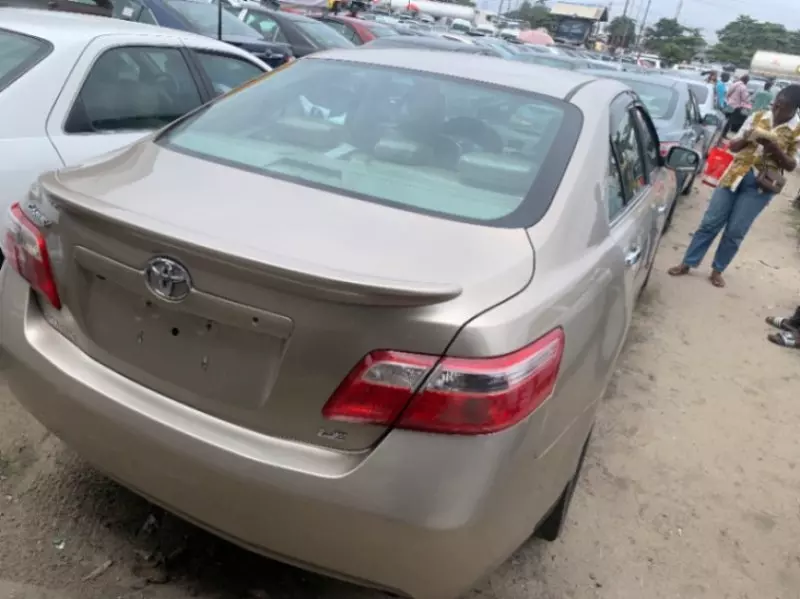 Toyota Camry   - 2007