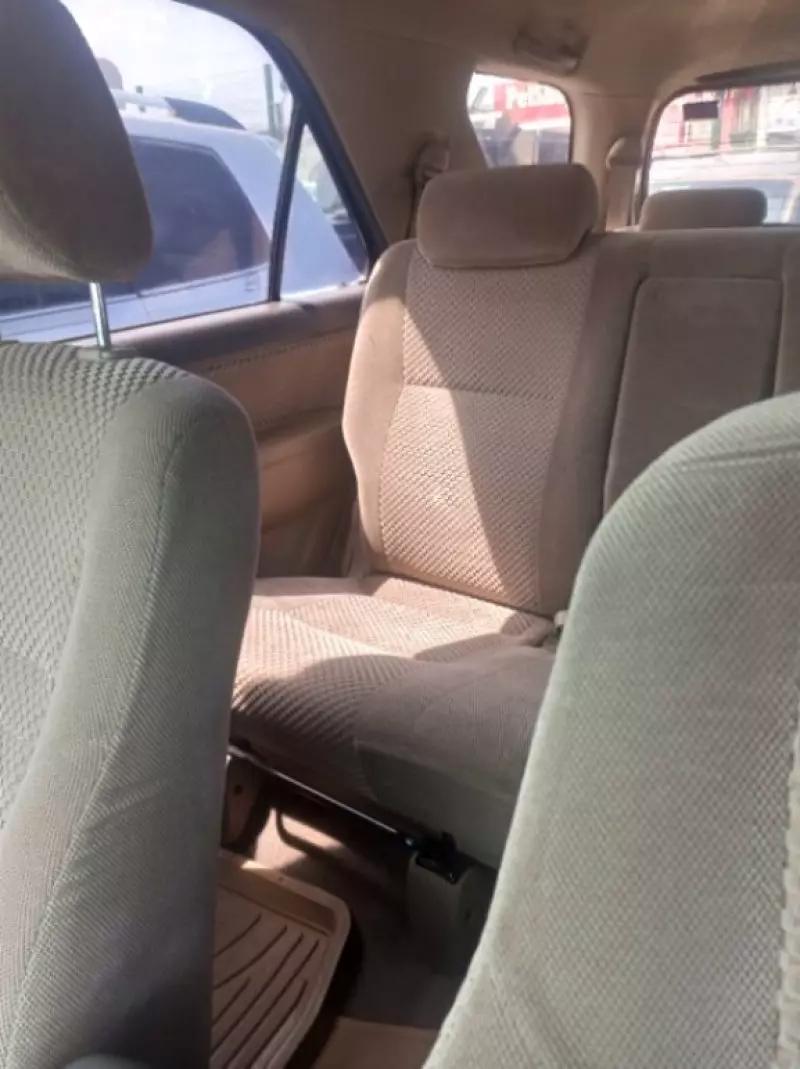 Toyota Corolla   - 2005