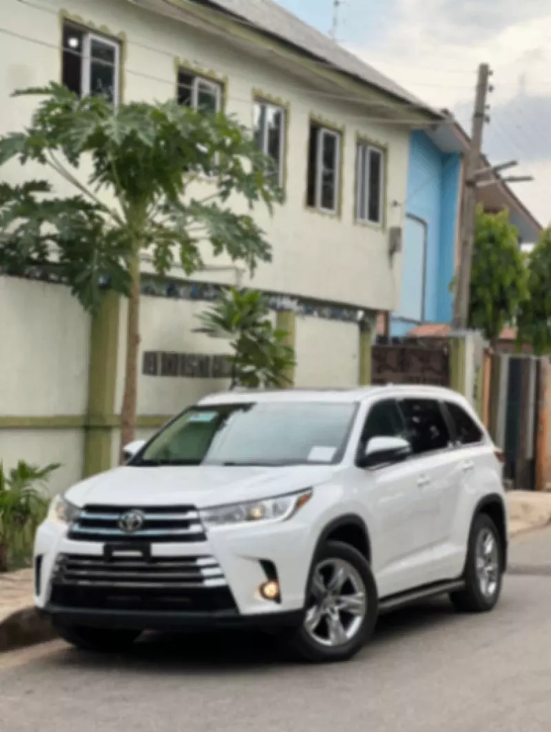 Toyota Highlander   - 2014