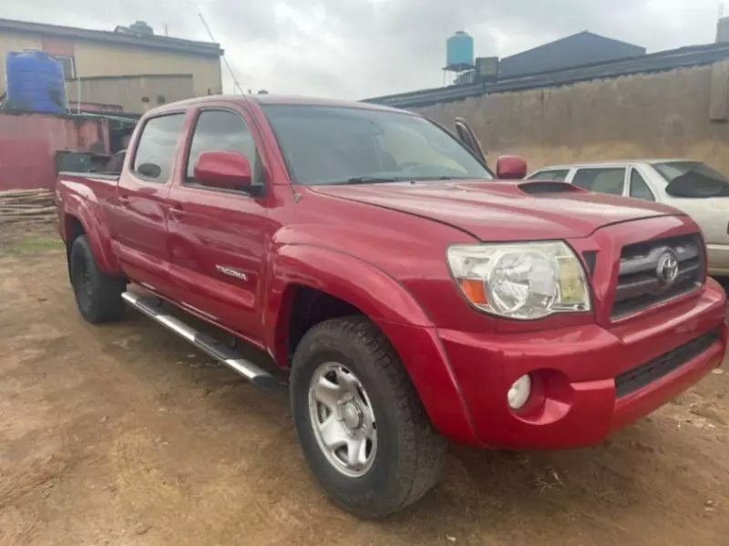 Toyota Tacoma   - 2008