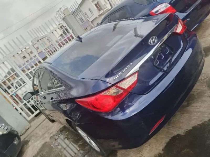 Hyundai Sonata   - 2013