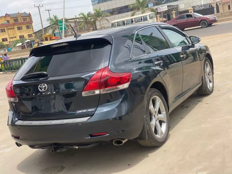 Toyota Venza   - 2014
